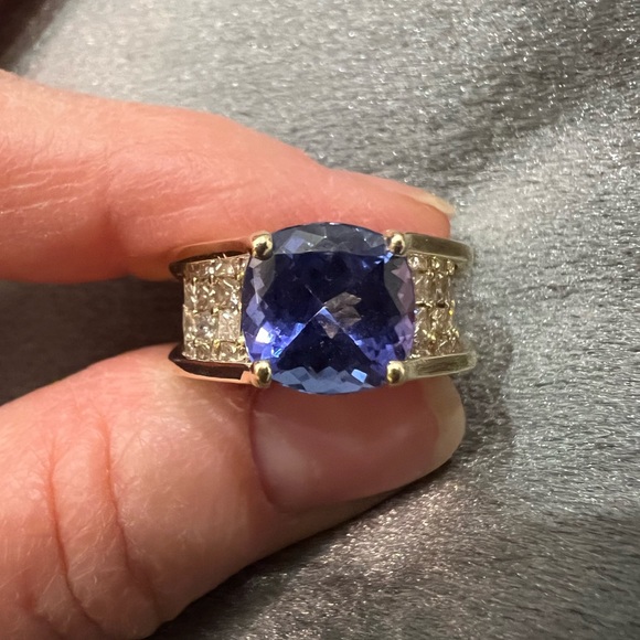 Absolutely gorgeous Tanzanite and diamond ring - Picture 2 of 6